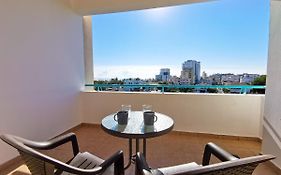 Off Course Seaview Apartment