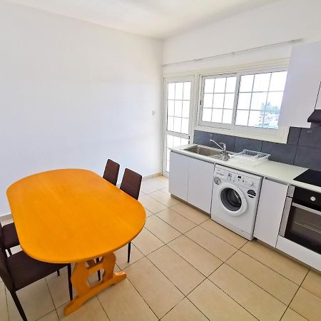 Off Course Seaview Apartment Larnaca Zewnętrze zdjęcie