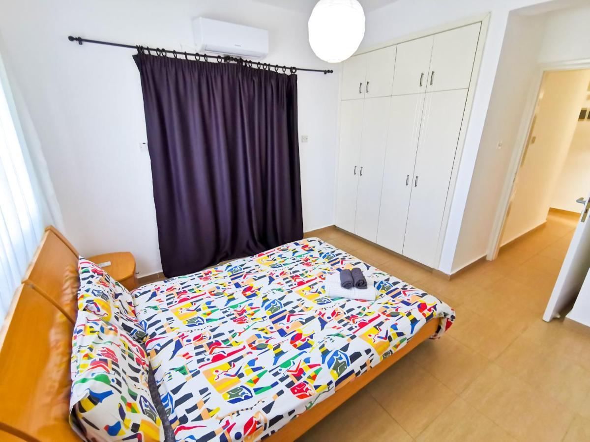 Off Course Seaview Apartment Larnaca Zewnętrze zdjęcie